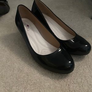 shiny pumps new
